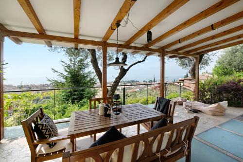 Torri del Benaco Villa | Villa Savi Lake View and Pool