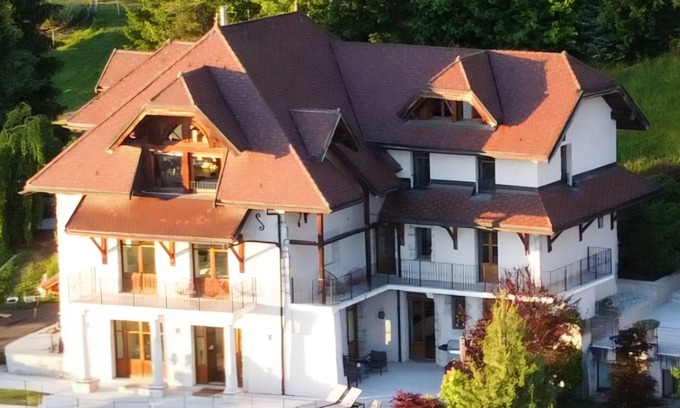 Veyrier-du-Lac House | Villa Savoie -The elegance of a private pool villa - Jacuzzi and lake view
