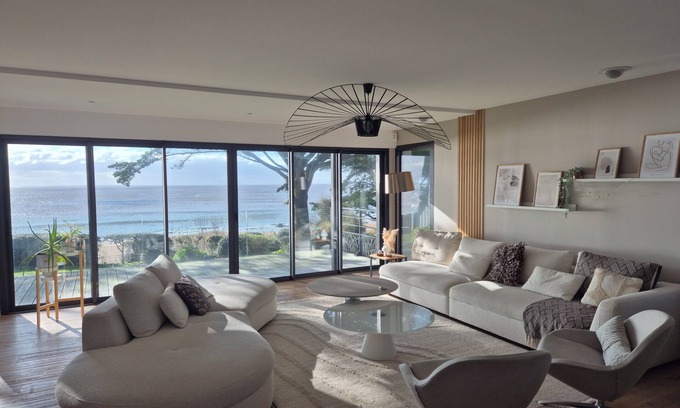 Saint-Marc-sur-Mer Villa | Villa sea view in Saint Marc sur Mer direct beach access