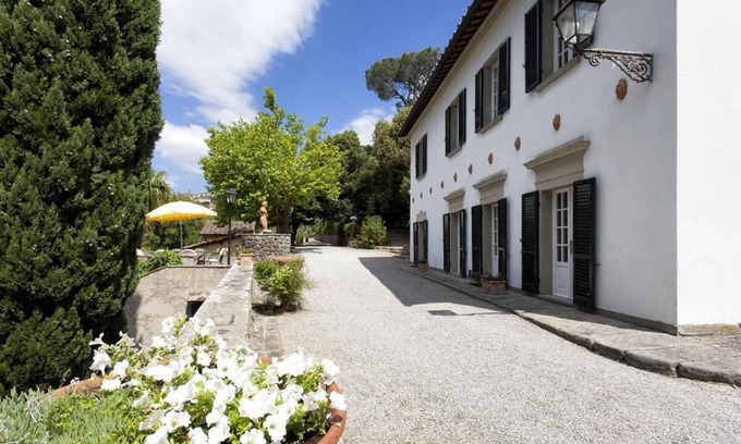 Cortona Other | VILLA SERENA x6 Beautiful villa surrounded by nature, with swimming pool just 1 km from Cortona