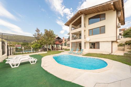 Fish Fish House | Villa Sineva - Pool, BBQ & Seaview