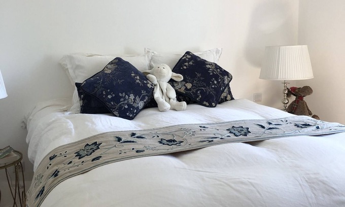 Camacha Villa | Villa-sleeps2-garden-private park