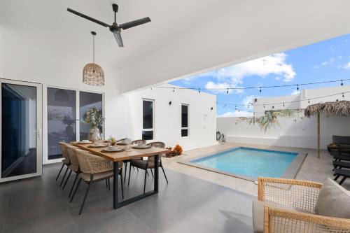 Marie Pampoen Villa | Villa Sol A Luna - Mambo Beach