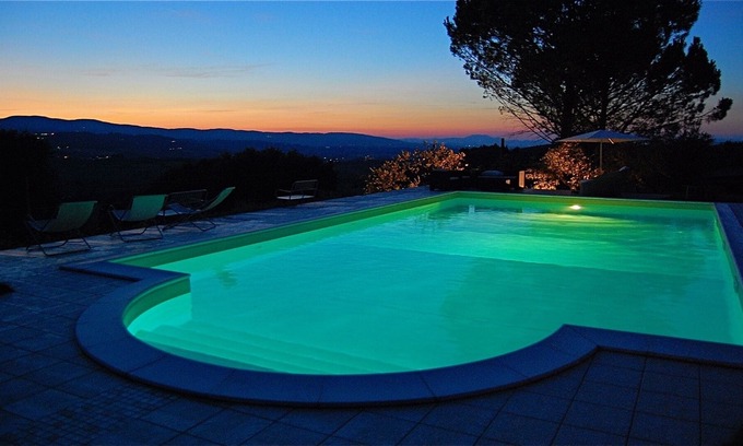 Pietrauta Villa | VILLA SOLE VINO/EXC POOL/SLPS 15/EXC GROUNDS + GARDENS/1 KM TO PIZZARIA/SHOPS