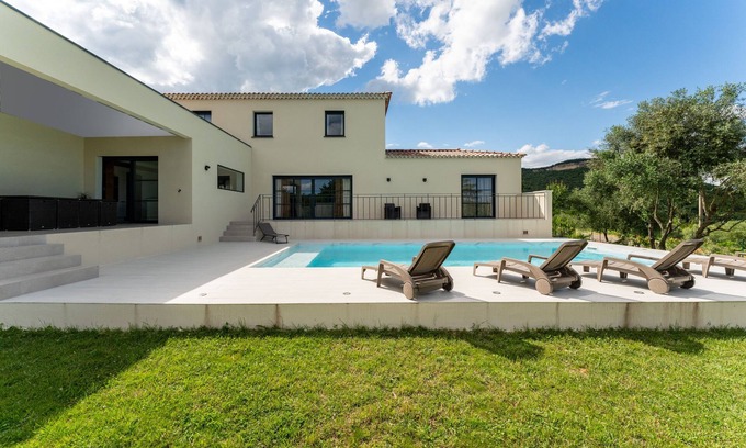 Saint-Andre-d'Olerargues Villa | Villa 'Spacieuse Et Accueillante' with Pool, Terrace & Wi-Fi