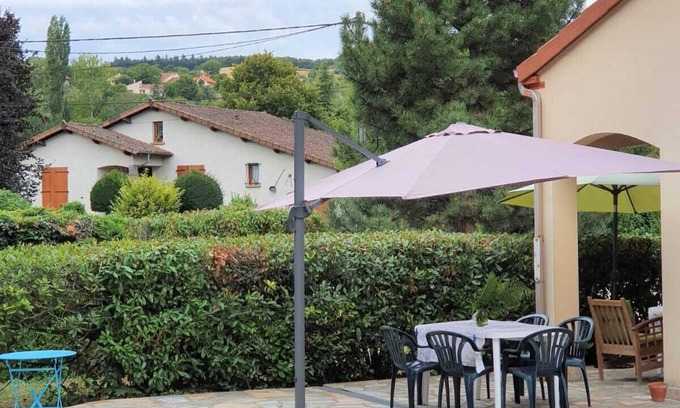 Prompsat Villa | Villa Spacieuse en Auvergne