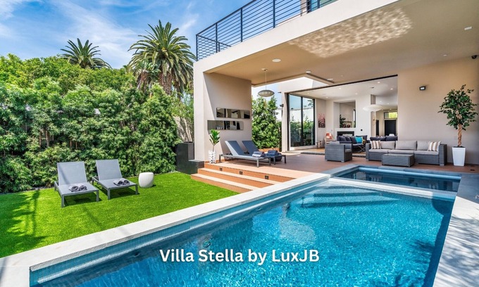 Beverly Grove Villa | Villa Stella by LuxJB I 14 Guests 8 beds Best Location Heated Pool Gym