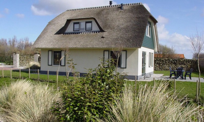 Julianadorp aan zee Villa | Villa Sterenborg, luxury villa, 300 m from the dunes, beach and North Sea