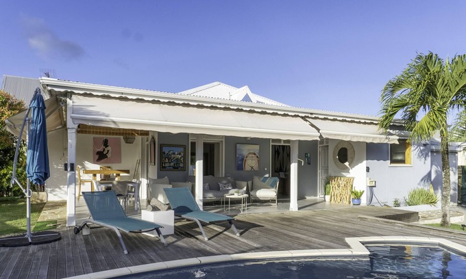 Dampierre House | Villa Sunny Lounge Villa Moderne et Agréable Avec Piscine