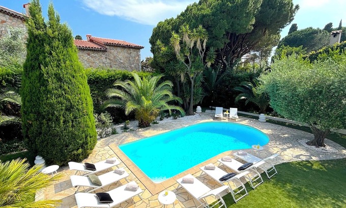 Riou - Petit Juas - Av de Grasse Villa | Villa Tassinia