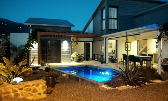 Etang Sale Les Bains Villa | Villa Teah for vacations