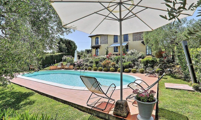 Castelfiorentino Villa | Villa Tessa: A splendid two-story villa with the strong charachter which derives from it actually being a converted barn house, with Free WI-FI.