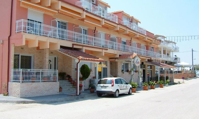 Fanari Apartment | Villa Theodora