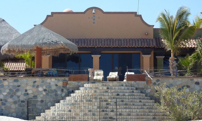 Los Barriles Villa | Villa Tranquilo, White sand Beach front, new infinity pool; walk to everything!