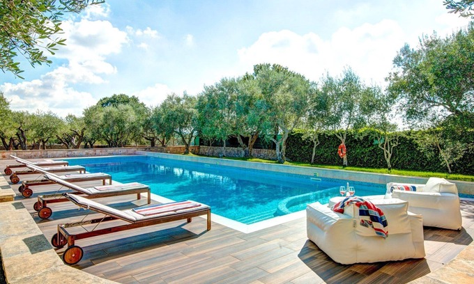 Noci Villa | Villa Trulli Carolina by Villa Plus