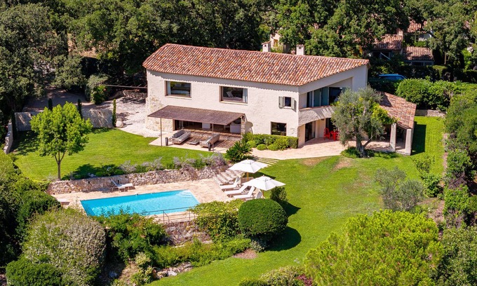Mouans-Sartoux Villa | VILLA VALERIA, refined elegance & Private Pool