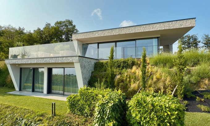 Bardolino Villa | Villa 'Vallonga' with Lake View, Wi-Fi and Air Conditioning