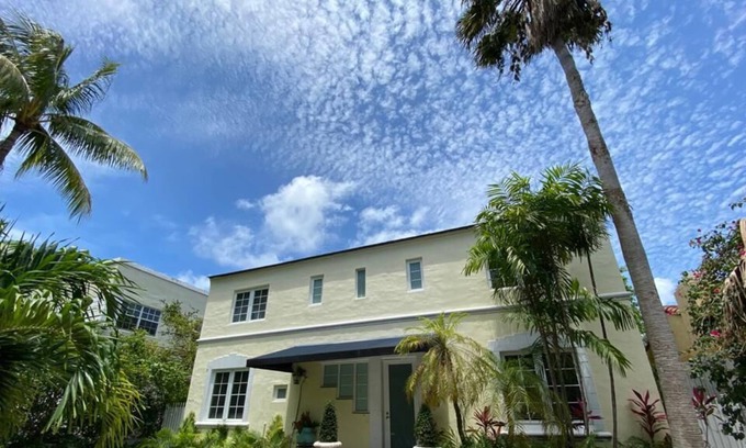 Flamingo/Lummus Villa | Villa Venezia - Italian style , 11 minutes walk to the beach