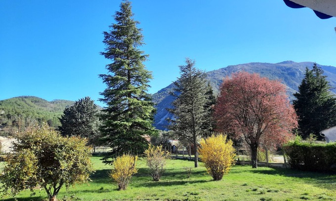Castellane House | Villa Verdon Castellane Très Agréable Villa Spacieuse, Grand Jardin Arboré