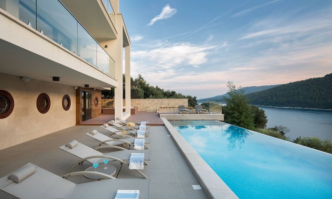 Duga Luka Villa | Villa Vlastelini 2 Sea Access