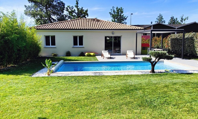 Saint-Medard-en-Jalles House | Villa with swimming pool between Bordeaux and the ocean
