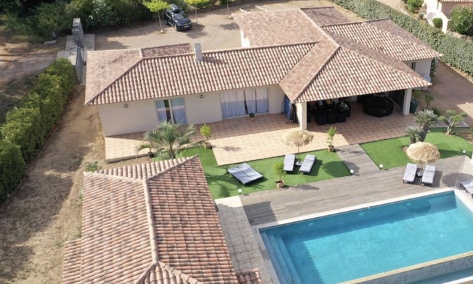San-Gavino-di-Carbini Villa | villa with jacuzzi and terrace near cala-rossa beach, 6 bedrooms 3 bathrooms