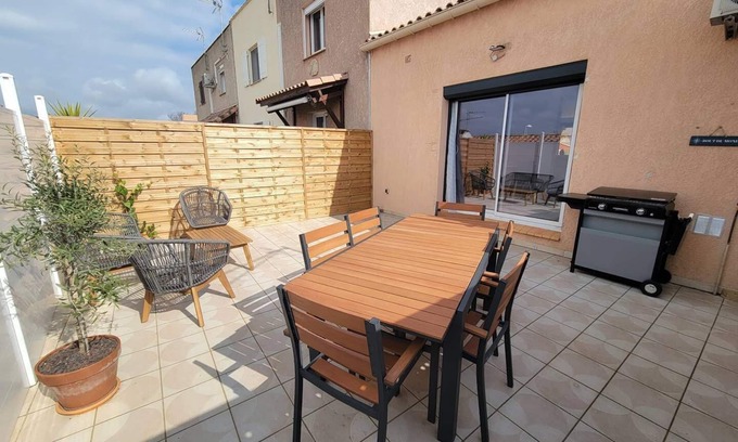 Portiragnes House | Villa with 2 bedrooms, Airconditonning, Wifi, nice terrace,near canal du midi in the village of.