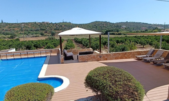Silves Villa | Villa with 3 bedrooms, 3 bathrooms, ac, wifi. Parking.