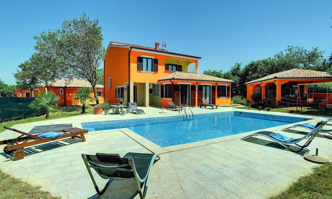 Valtura Villa | Villa with big garden and large pool near Pula JULY/AUGUST 30% DISCOUNT