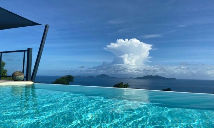 Trois-Rivieres Villa | Villa with heated infinity pool and sea view