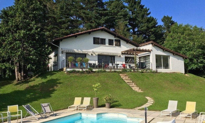 Behobie House | Villa with pool 10 people