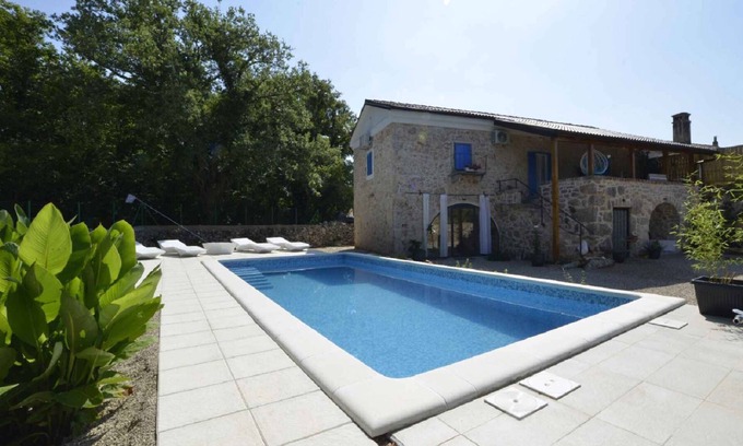 Gostinjac House | Villa with pool, air conditioning and 3 bathrooms