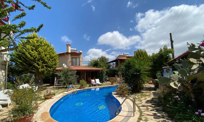 Old Datca Villa | Villa with Pool and View near Old Town in Datca