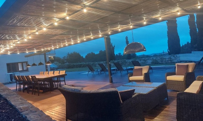 Vall-Llobrega Villa | VILLA WITH POOL AND SEA VIEWS