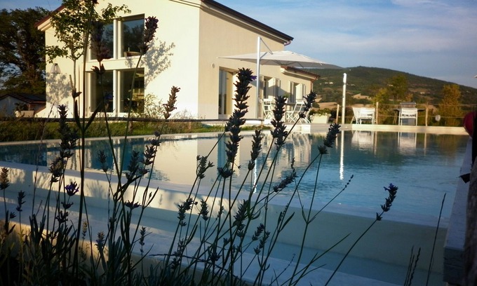 Sassoferrato Villa | Villa with pool immersed in Le Marche hills: large garden, Jacuzzi+sauna & other