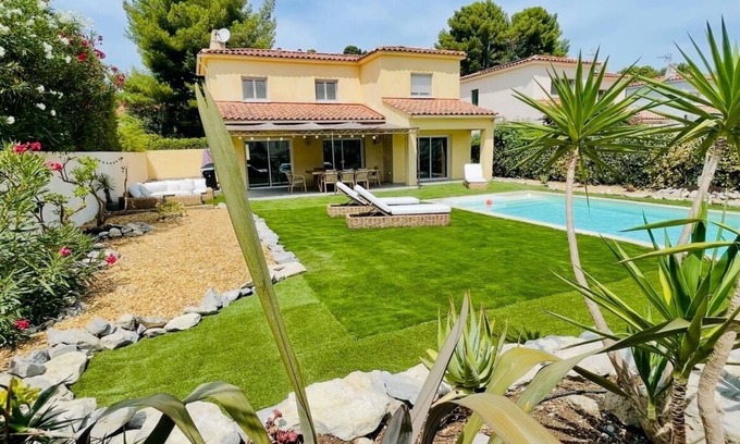 La Ciotat Villa | VILLA WITH PRIVATE POOL AND 8 MIN WALKING DISTANCE TO THE BEACH - LA CIOTAT