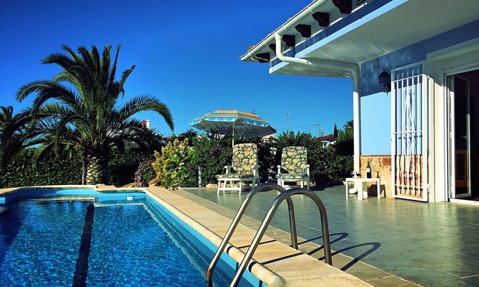 Vinaros Villa | Villa with private pool, green blooming garden and palm near the beach