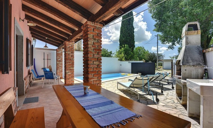 Petehi House | Villa with private pool, sun loungers, WiFi, air conditioning