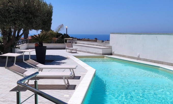 Licata Villa | Villa with Sea View Pool