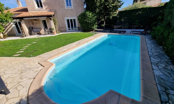 Les Sablettes Villa | Villa with swimming pool close to the beach