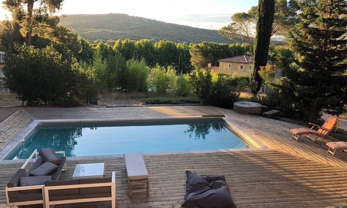 Eyguieres Villa | Villa with swimming pool for 10 people in the ALPILLES in a pine forest of 5000 m2