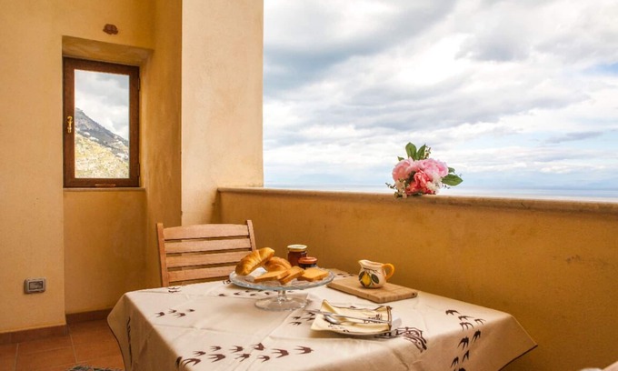 Praiano Villa | Villa with wide sea view on the Amalfi Coast