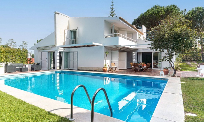 Carvalhal Villa | Villa Yara - Superb villa with pool at walking distance of the beach