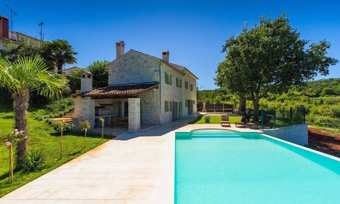 Rakotule Villa | Villa Zvonar near Motovun with large pool (62m2) and whirlpool
