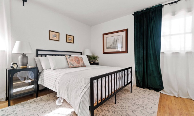 Larkspur Apartment | Villa75: Perfect Midtown Location w/Cozy Fire Pit