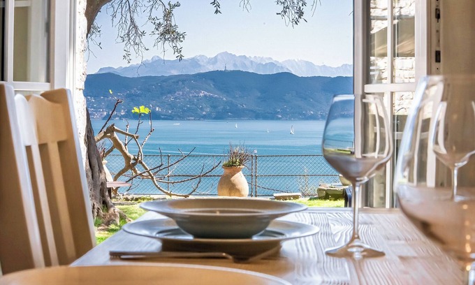 Portovenere Villa | VILLACASTELLOPORTOVENERE WITH LARGE GARDEN AND MEMORABLE SEA VIEW