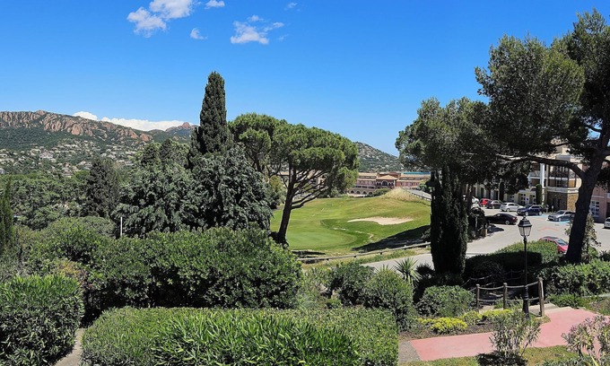 Agay Apartment | Village Cap Esterel, Large Studio (T2 surface) facing the Esterel mountains