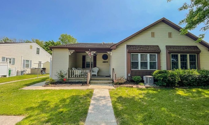 Village Green House | Village Green Quad (2BR/1BA) Centrally Located In Cape May!