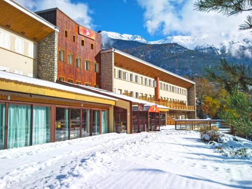 Saint-Chaffrey Resort | Village Vacances Passion Les 4 Saisons Resort & Spa
