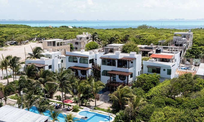 Isla Mujeres Apartment | Villas Amanecer by Andiani Travel